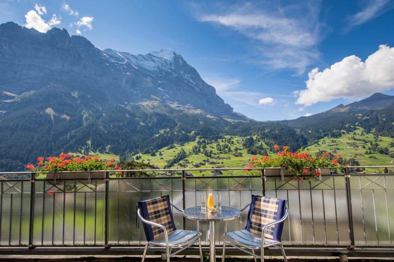 Camera Matrimoniale Standard con Vista Eiger e Aria Condizionata